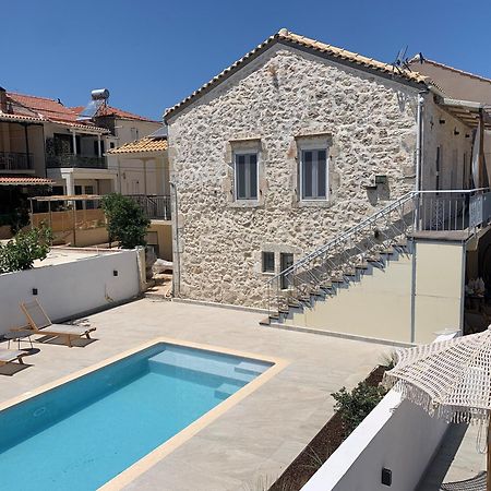 Mangata Suites Homes With Private Pools Spartokhorion Exterior photo
