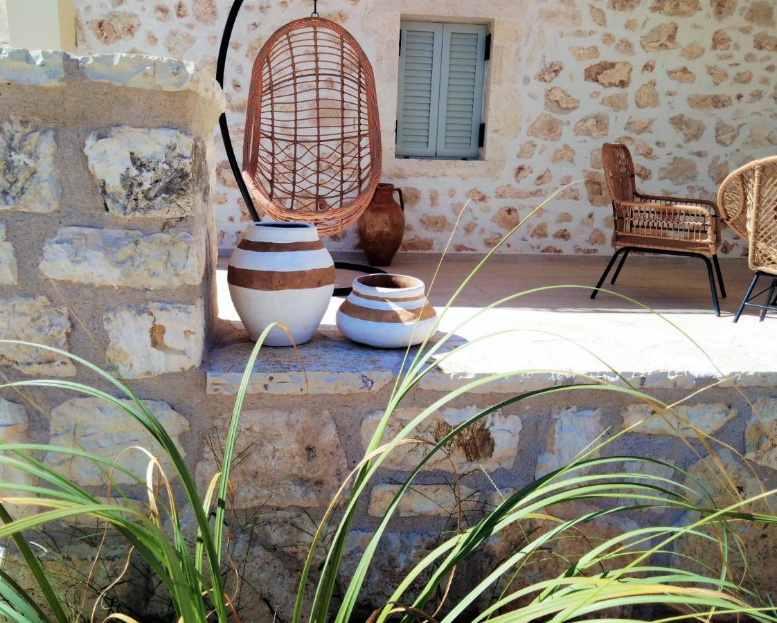 Mangata Suites Homes With Private Pools Spartokhorion Exterior photo