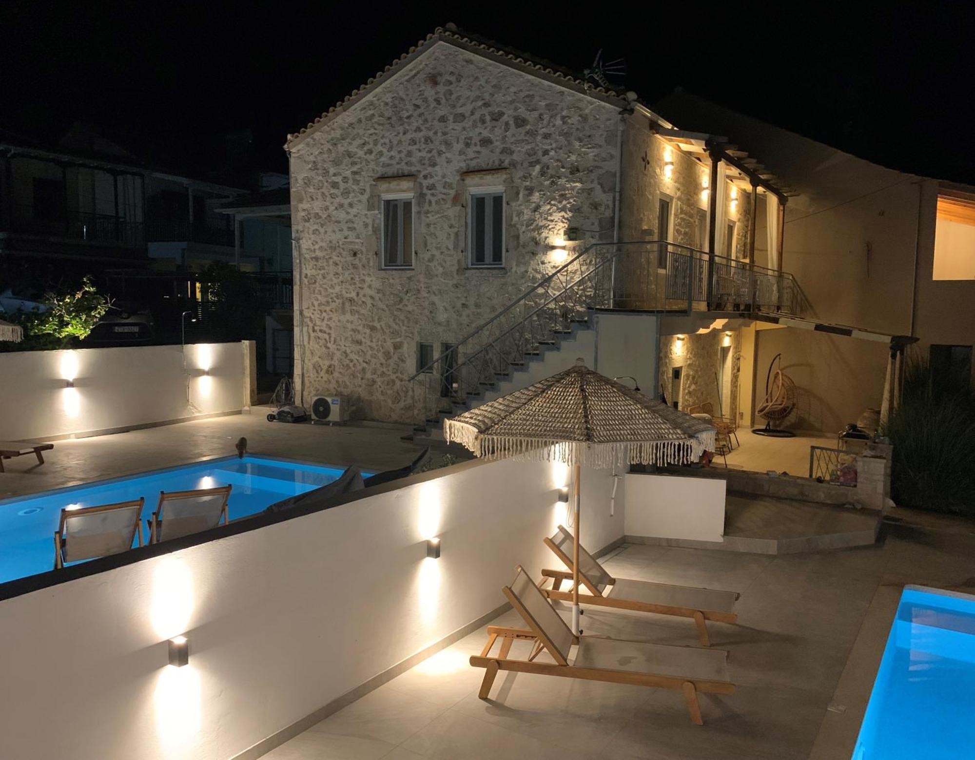 Mangata Suites Homes With Private Pools Spartokhorion Exterior photo